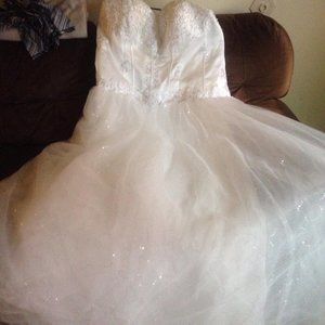 plus size wedding dress size 28